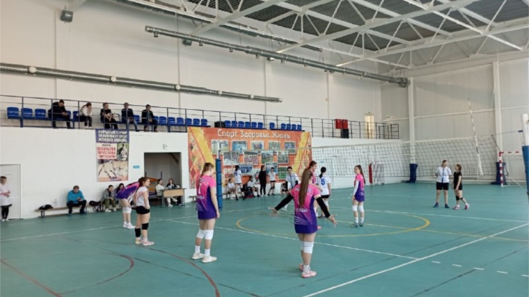 Состоялись полуфинальные игры первенства Чувашской Республики по волейболу среди девушек 2006 г.р. и моложе
