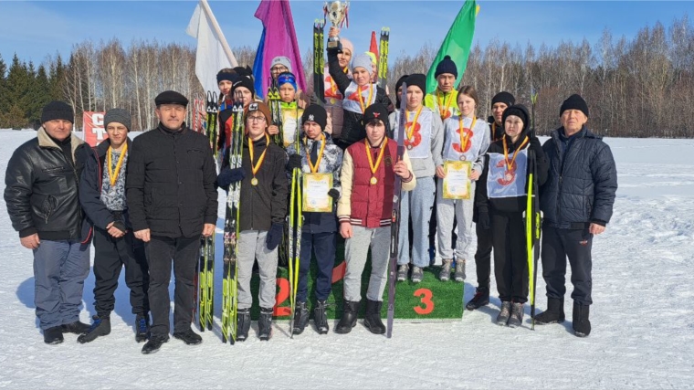 Эстафета по лыжным гонкам среди учащихся общеобразовательных школ Янтиковскаго МО на переходящий кубок "СШ "Аль"